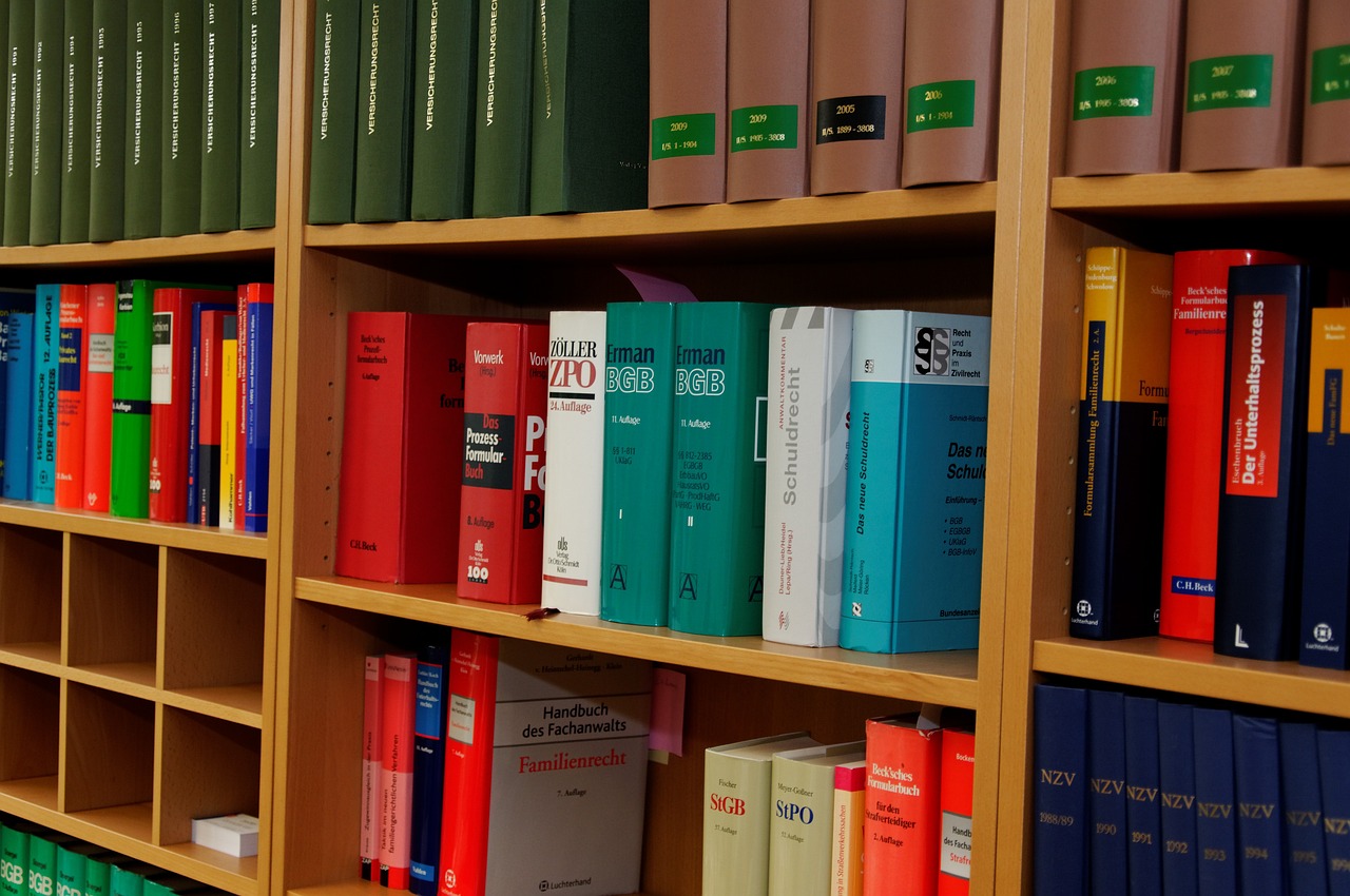 bookcase, chancellery, attorney-335848.jpg